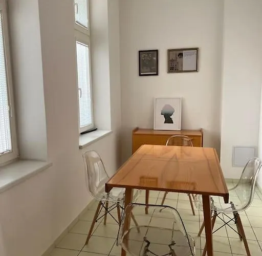 Prostorny 2+1 Primo V Centru Lägenhet